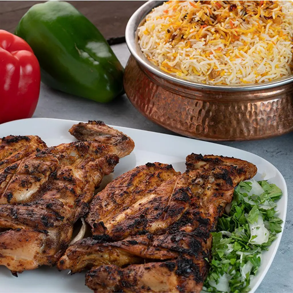 دجاج على الفحم مع أرز